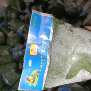 Pondu/feuilles de manioc